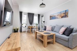 Nowoczesny Apartament Planty z 2 Balkonami blisko Rzeki by Noclegi Renters