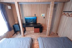 Entire Japanese inn, Free Wi-Fi & Free Parking for 2 Vehicles, Accommodates 16 Guests, Japanese Garden, Sauna, Open-Air Bath