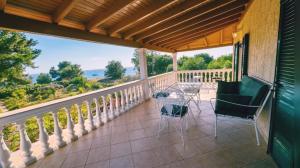 Tetraktys estate beachside seaview 3 bedrooms ΑΗΡ