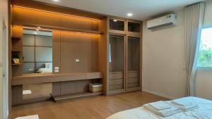 The One Townhome Ubon Ratchatani Bus Terminal