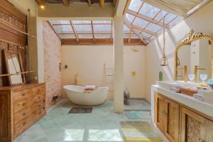 Villa Passion Fruit by Pertama Stay