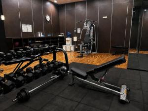 Spacious High Rise 2BR - Ultra Fast Wifi - Phrom Phong