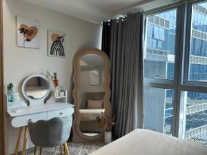 Cozy 1Bedroom with City View in Uptown BGC