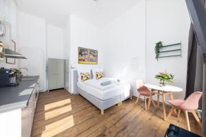 Great 1-room apartment with free underground parking