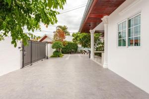 Luxury Private Pool Villa 8 Min Walk to Beach