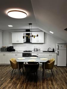 Cozy Corner Apartments