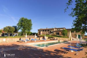 Agriturismo Santarcangelo with shared pool and relaxing view