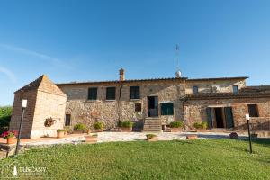 Agriturismo Santarcangelo with shared pool and relaxing view