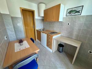 Studio Beachfront in Jadranovo 55359