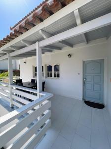 Villa "Jane", quiet, luxurious, family friendly, spacious, close to the beach!