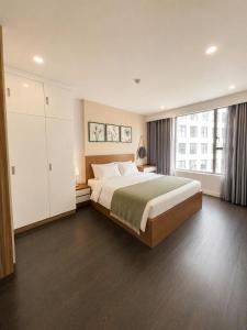 The Tresor 2BR -2BA Central HCMC