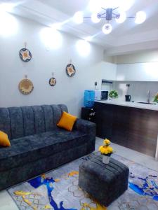 Global Threads Homes