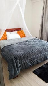 Global Threads Homes