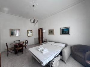 Vintage Roman Living in Flaminio