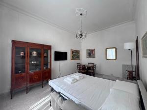 Vintage Roman Living in Flaminio
