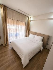 Élégant 3 chambres avec piscine proche du cent