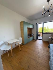 Bazaleti Lake Family Apartment
