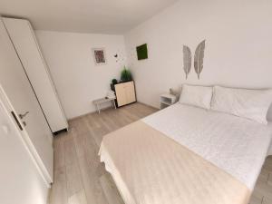 New apartment near UVVG and hospital,self check in non-stop,privacy!