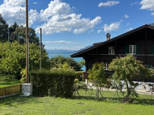 Clarkes Lakeside Chalet 2