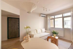 Chic and Minimalist Balat Apartments