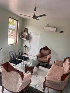 Sri Mayukha inn