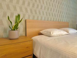 Home by Valuoja Park with Private Entrance and Parking