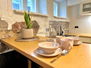 Home by Valuoja Park with Private Entrance and Parking