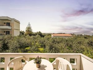 Apartment Apartment 7 with seaview and beautiful sunset by Interhome
