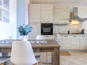 Apartment Sunset House Isola Rossa by Interhome
