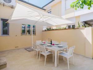 Holiday Home Contemporary House by Interhome