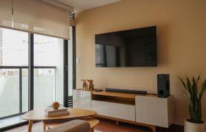 Enchanting 1BR with Balcony in Prime Miraflores