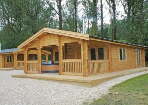 Peckmoor Farm Lodges
