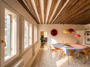 Ca Cinzia Venetian Design Home Canal View