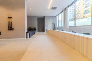 Valen SP - Studios Equipados com AC + Varanda + Wi-Fi e Academia | Metrô Oscar Freire - Da Capital ao Litoral