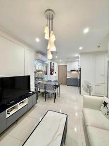 Modern & Luxury 2-Bedroom Vinhomes Grand Park