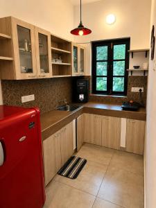 Lake View Studio With Pool near Baga, Marinha Dourada