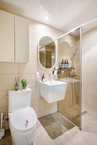 Seoul Jongno, Zenith House, New Construction, Parking Available, One Month StayRelaxation in the city center, 10 minutes to Gyeongbokgung Palace, 10 minutes to Gwanghwamun, City Hospital