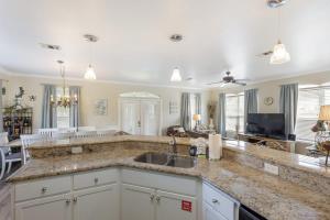 Caribbean Sun-King Beds-Pet Friendly-Walk2Beach