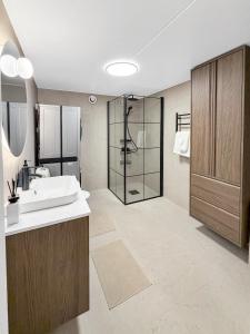 Villa with 3 Bedrooms, Private Patio and Free Parking Malmo