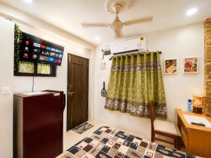 Modern Studio Retreat Carter Road Bandra West by Trivana Haven Stays