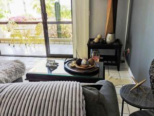 Walk to Beach - Pool Access - Walk to Restaurants