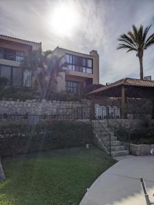 Walk to Beach - Pool Access - Walk to Restaurants