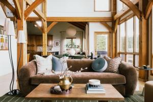 Designer Retreat with Hot Tub, Sauna, Gym and Game Room