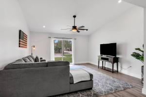 2BR 2B Get Away-Walk to St Aug