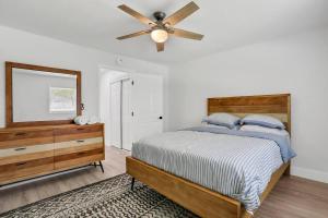2BR 2B Get Away-Walk to St Aug
