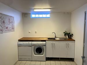 Källarlägenhet på centrala Smögen