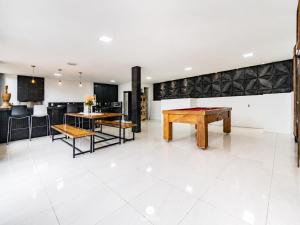 Casa com Piscina em Governador Celso RamosSC