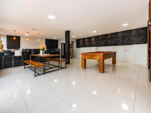 Casa com Piscina em Governador Celso RamosSC