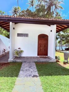 River Hideaway -Private Couples Villa with Plunge Pool by Starflower Villas