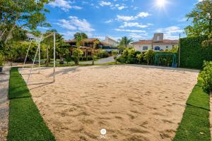 Casa com Piscina em Governador Celso RamosSC